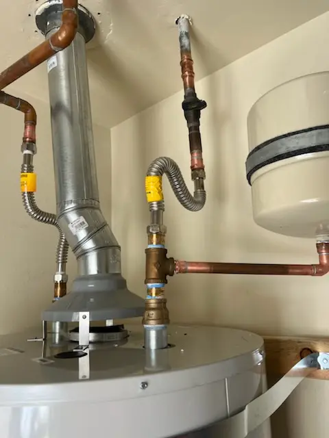Water heater installation and plumbing repair in East Hawthorne